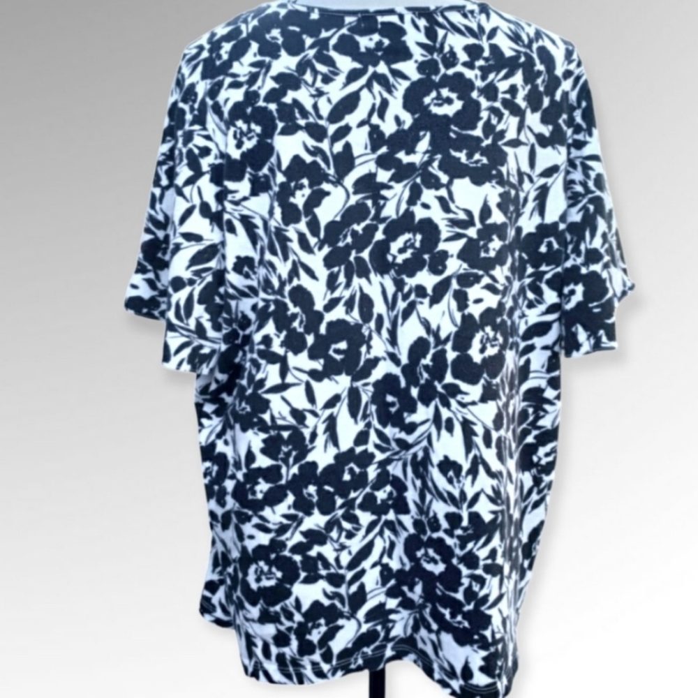 CHAPS BLACK AND WHITE FLOWERED TOP 3X - Picture 6 of 8